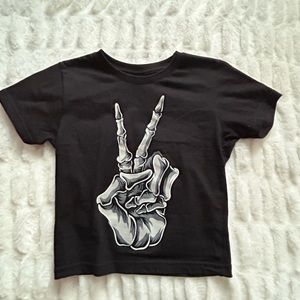 peace sign black cropped shirt